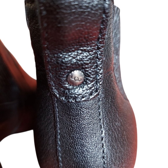 The UGG Cobie II Women’s Ankle Boots high heels Chelsea StyleExcellent Conditio - Picture 14 of 16